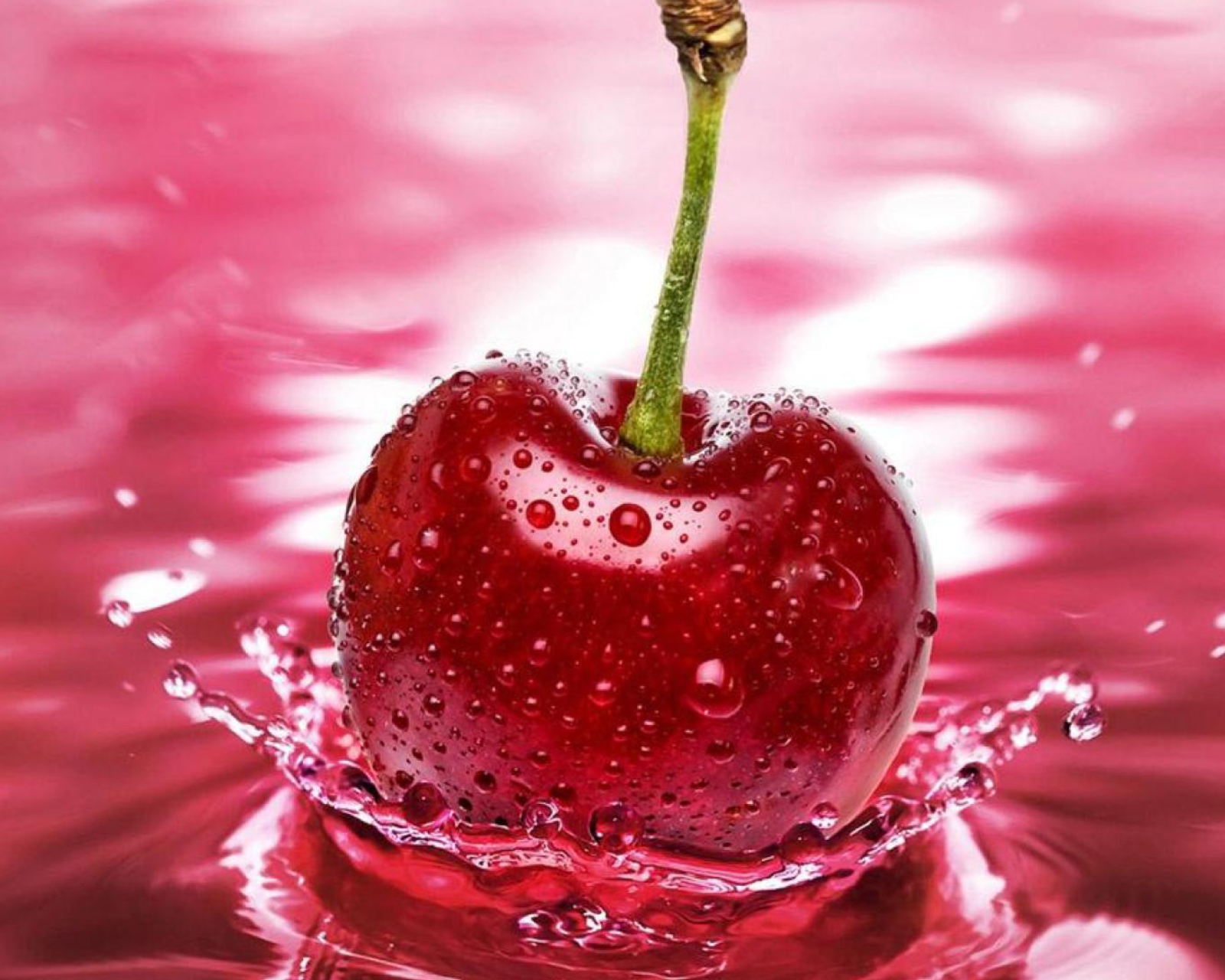 Das Red Cherry Splash Wallpaper 1600x1280
