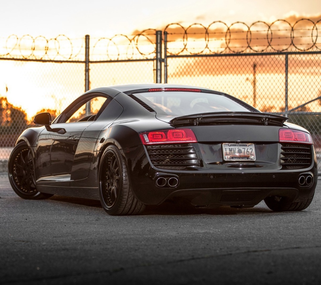 Audi R8 wallpaper 1080x960