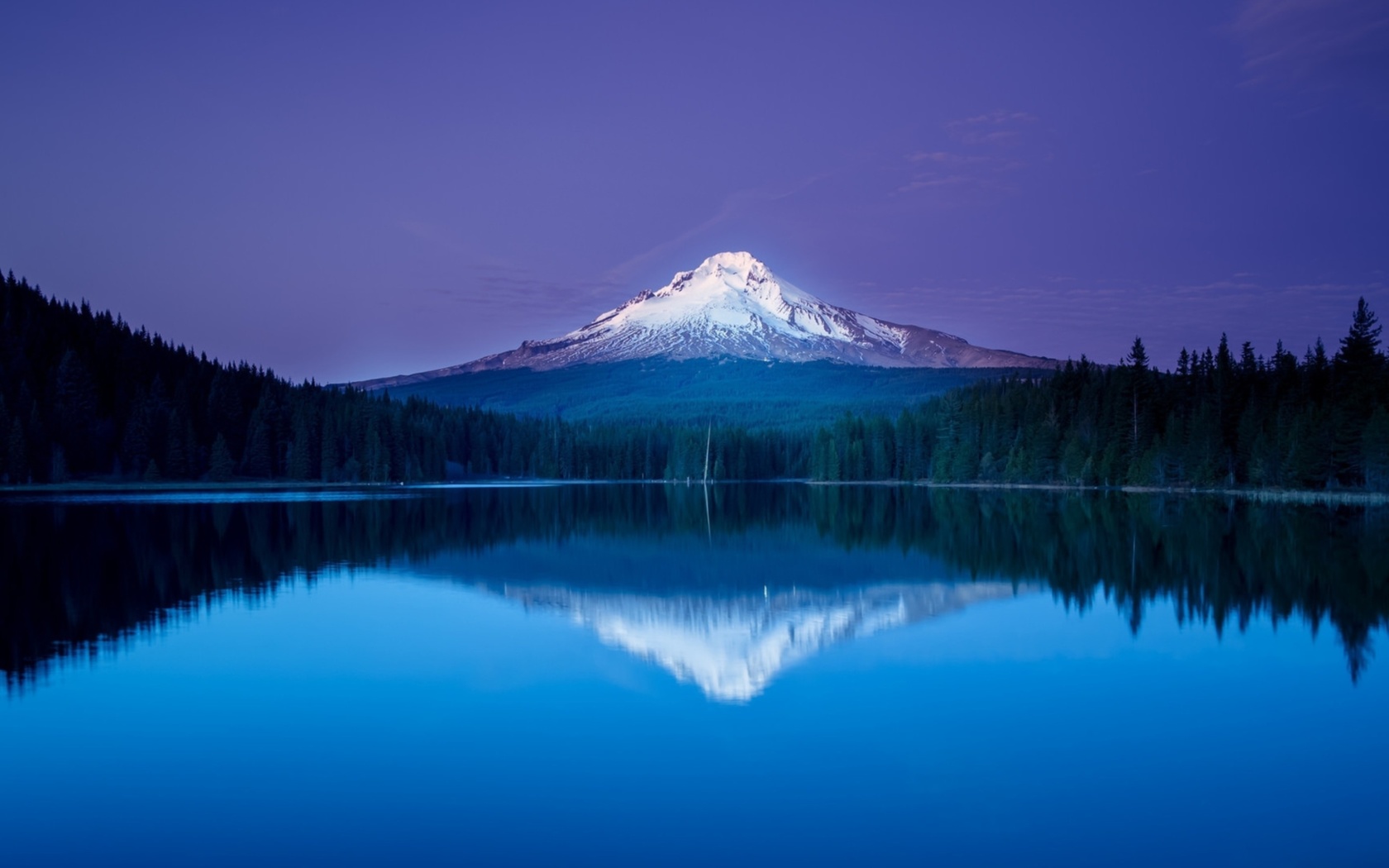 Обои Mountains with lake reflection 1680x1050