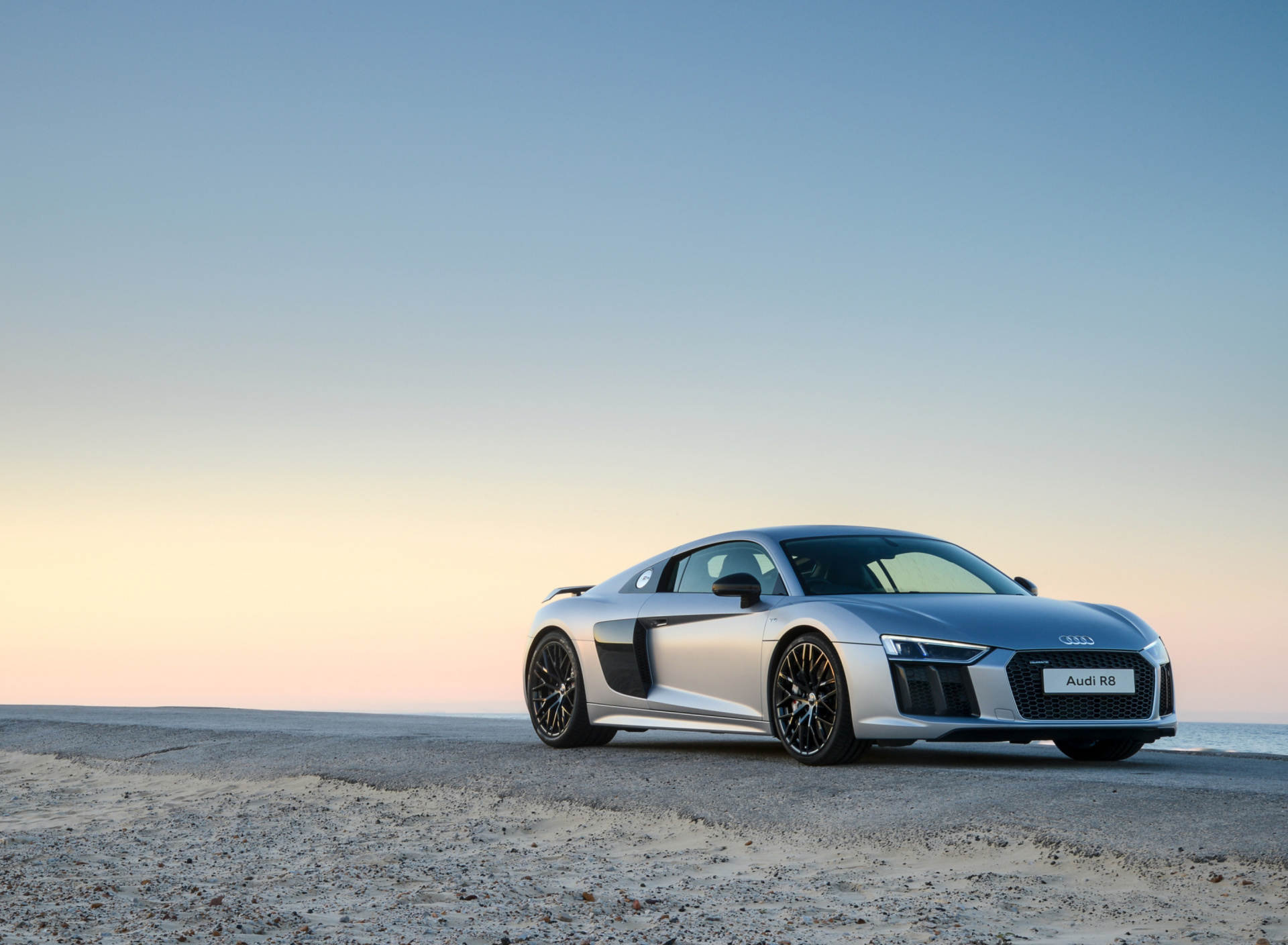 Audi R8 V10 wallpaper 1920x1408