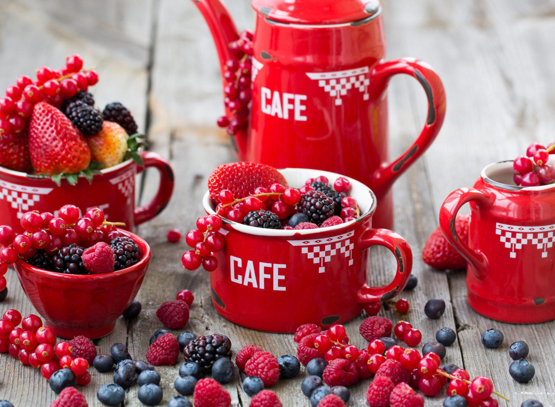 Sfondi Berries Harvest 1920x1408