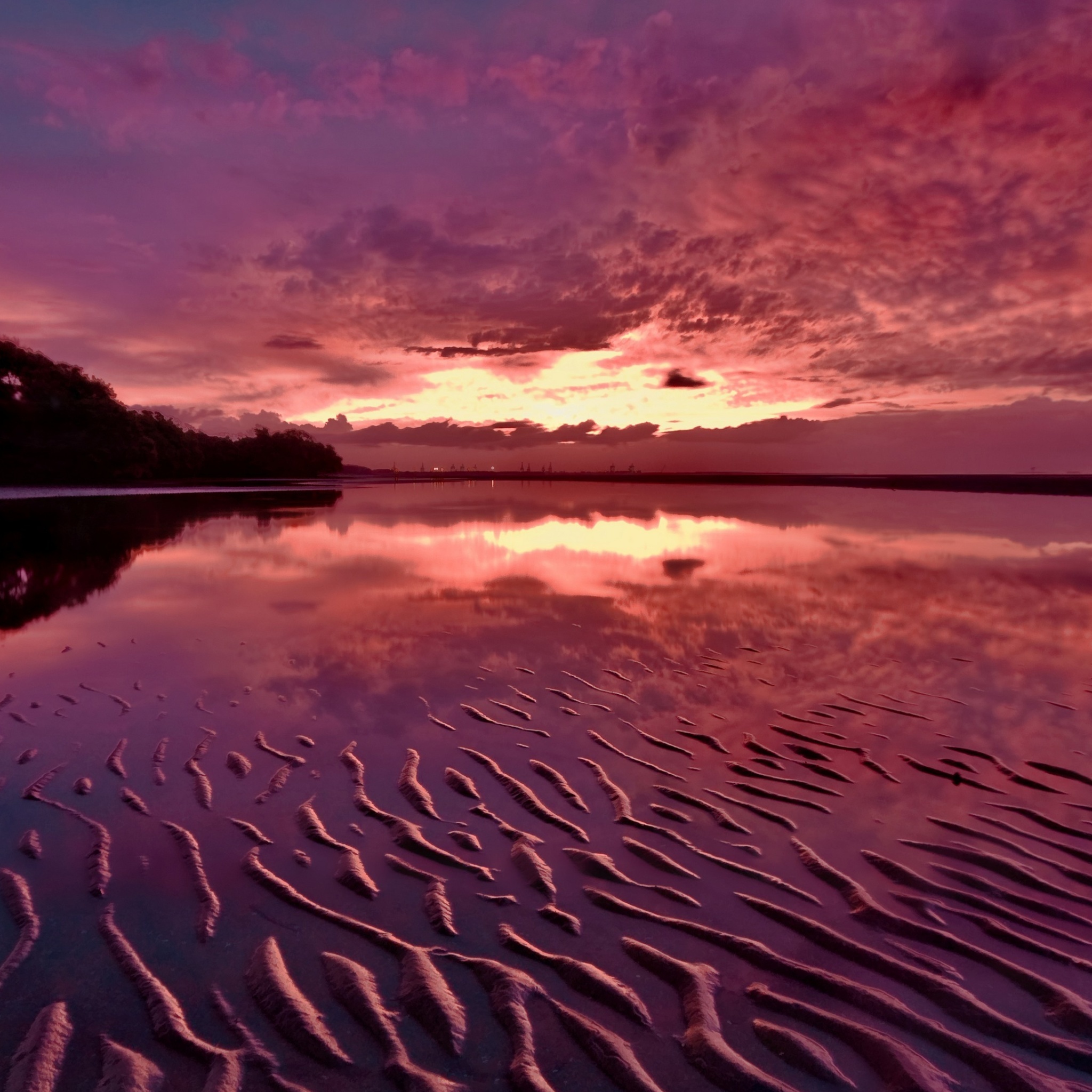 Red Sunset and Lake Surface screenshot #1 2048x2048