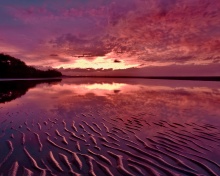 Red Sunset and Lake Surface screenshot #1 220x176