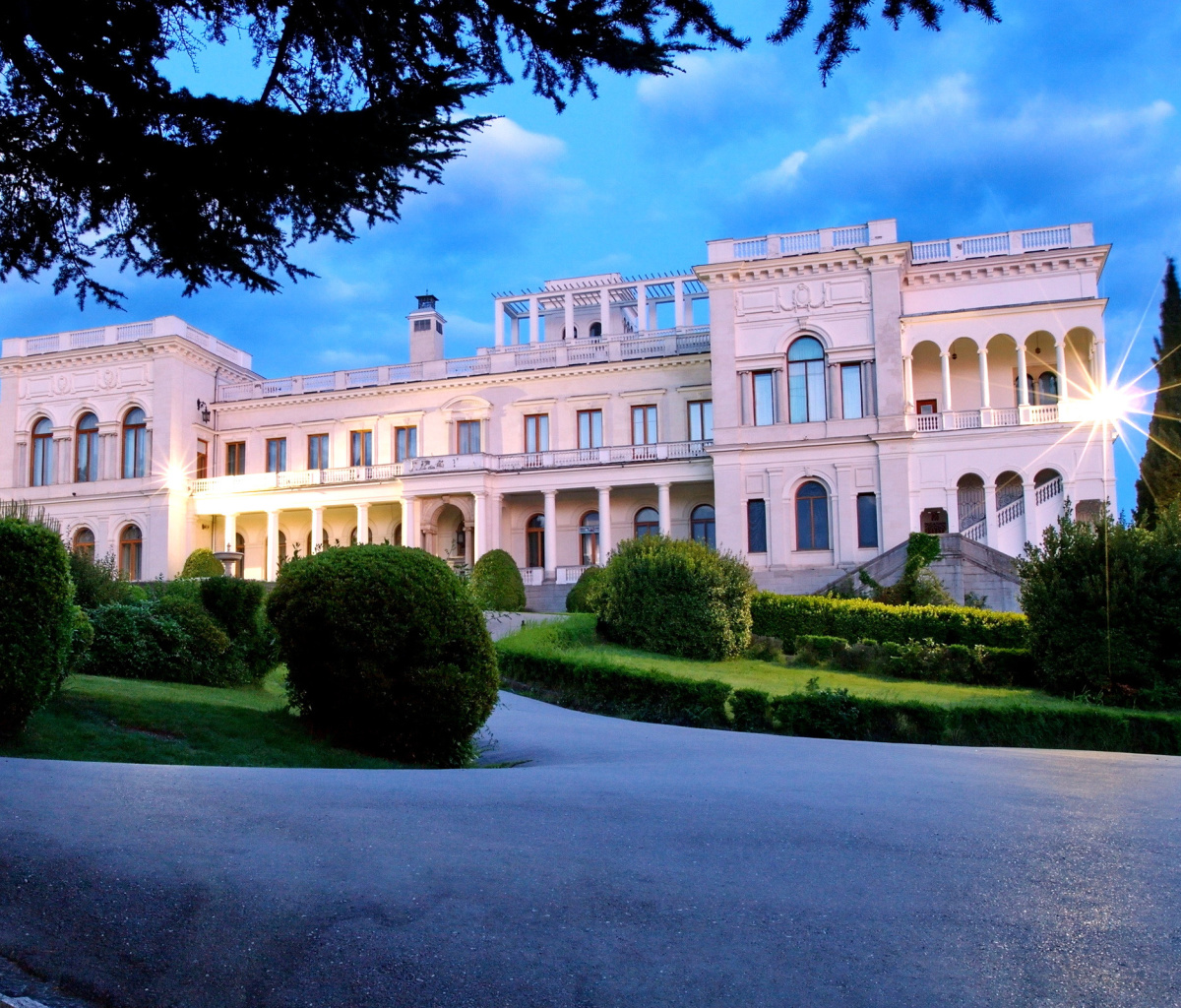 Screenshot №1 pro téma Livadia Palace in Crimea 1200x1024