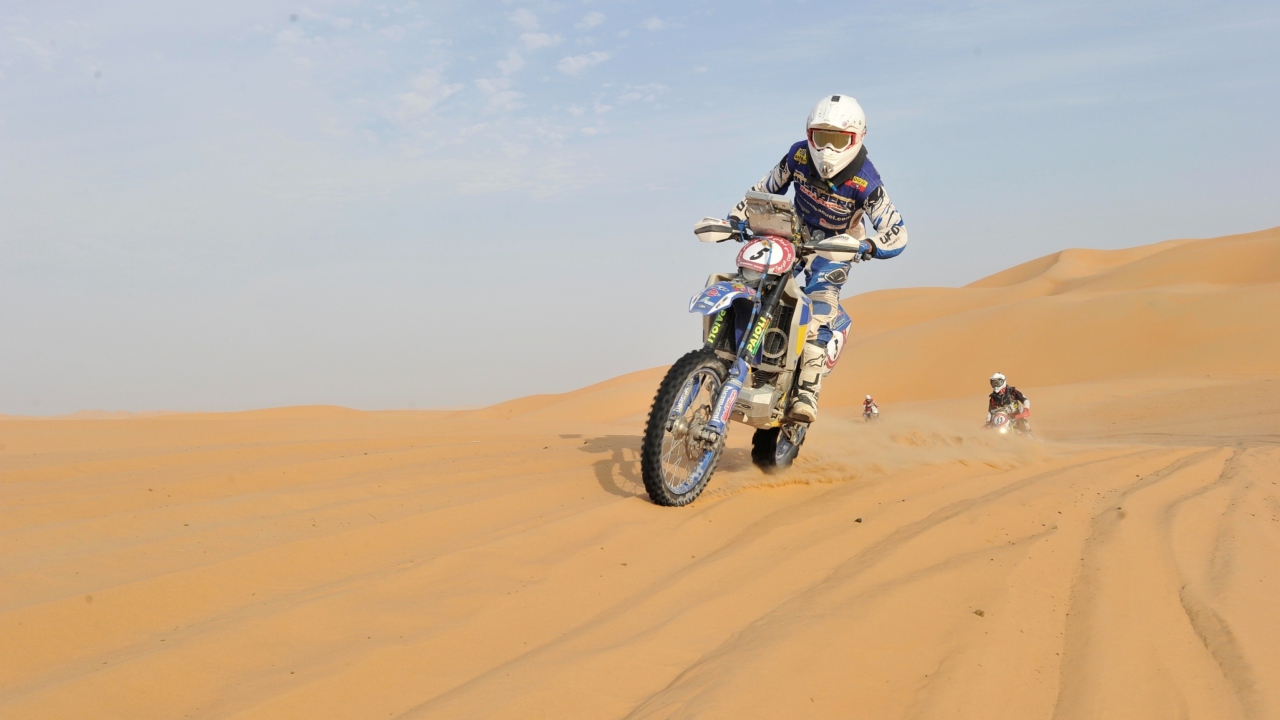 Screenshot №1 pro téma Moto Rally In Desert 1280x720