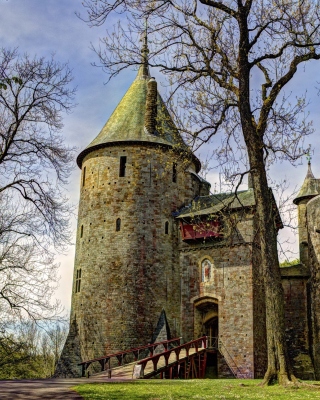 Castell Coch in South Wales - Obrázkek zdarma pro iPhone 5S