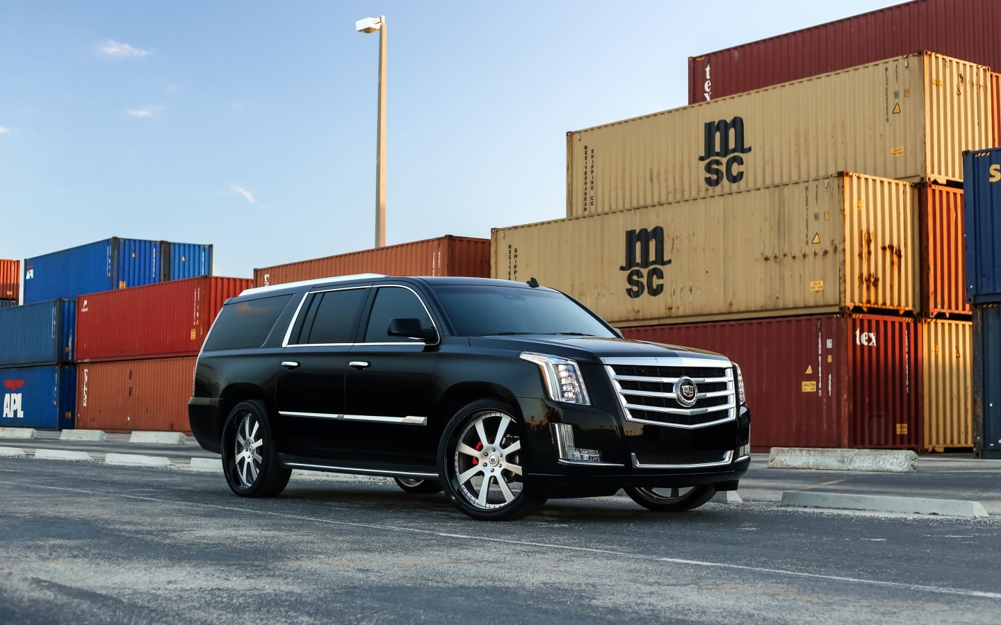 Das Cadillac Escalade Wallpaper 1440x900