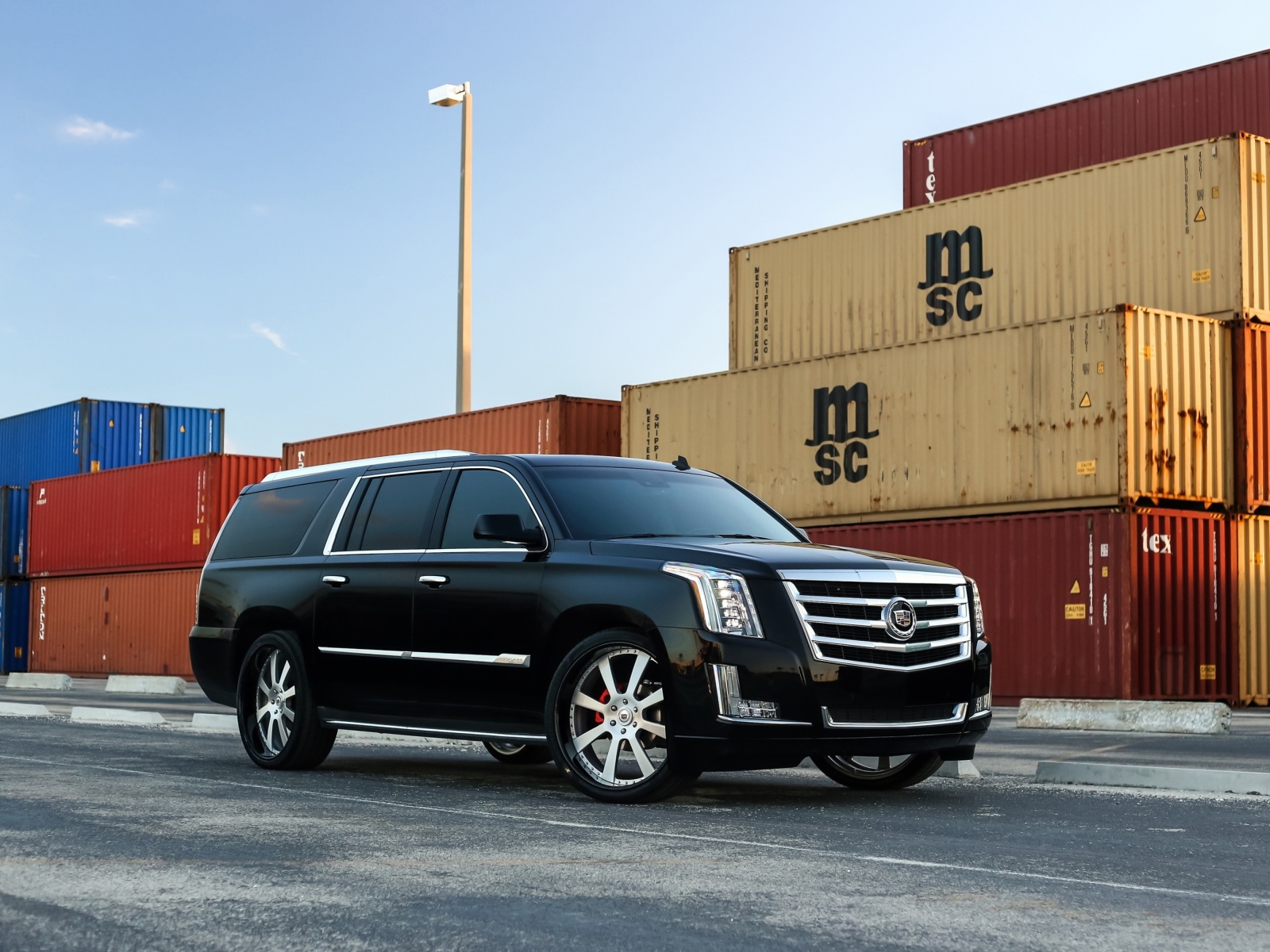 Cadillac Escalade wallpaper 1600x1200