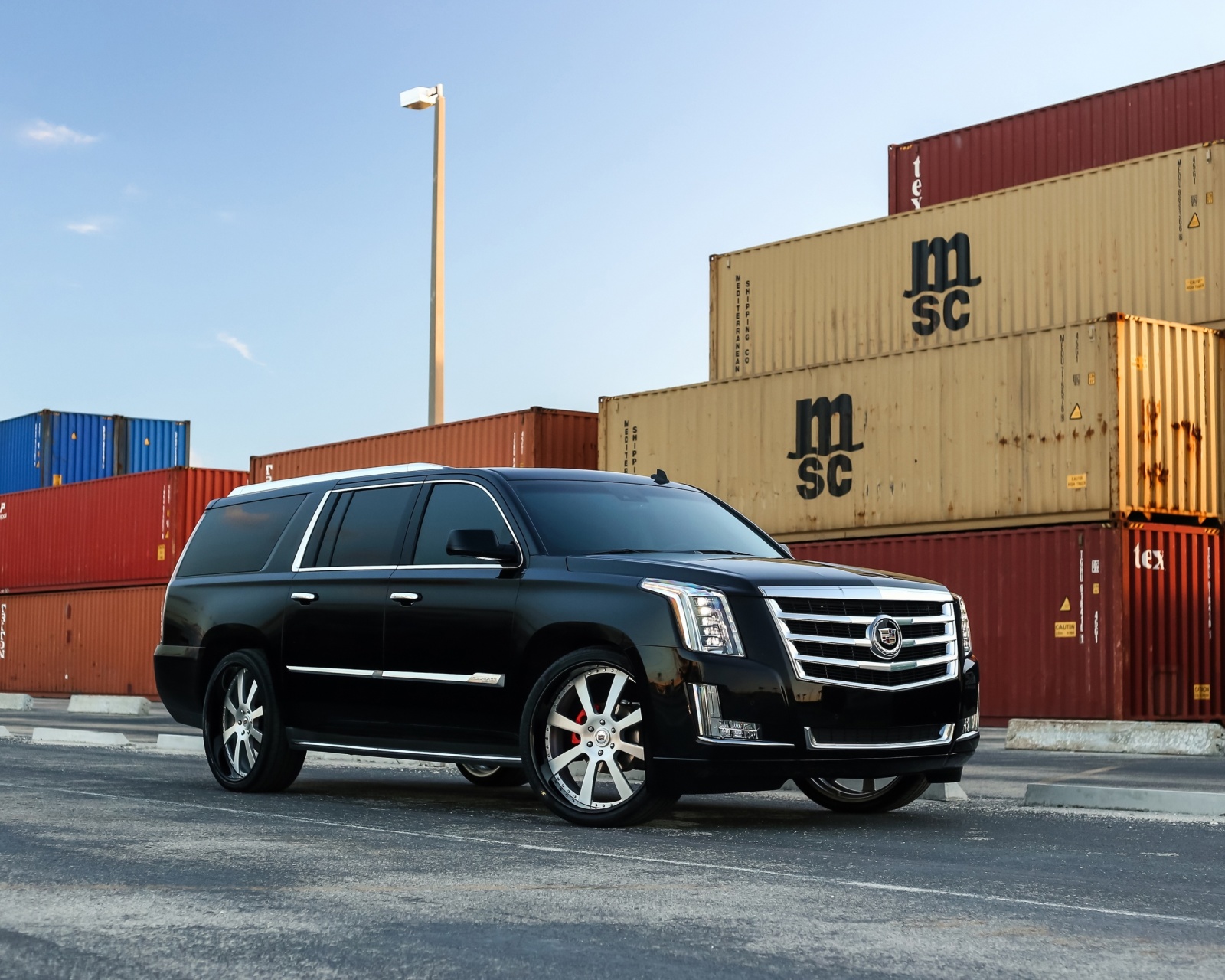 Cadillac Escalade wallpaper 1600x1280