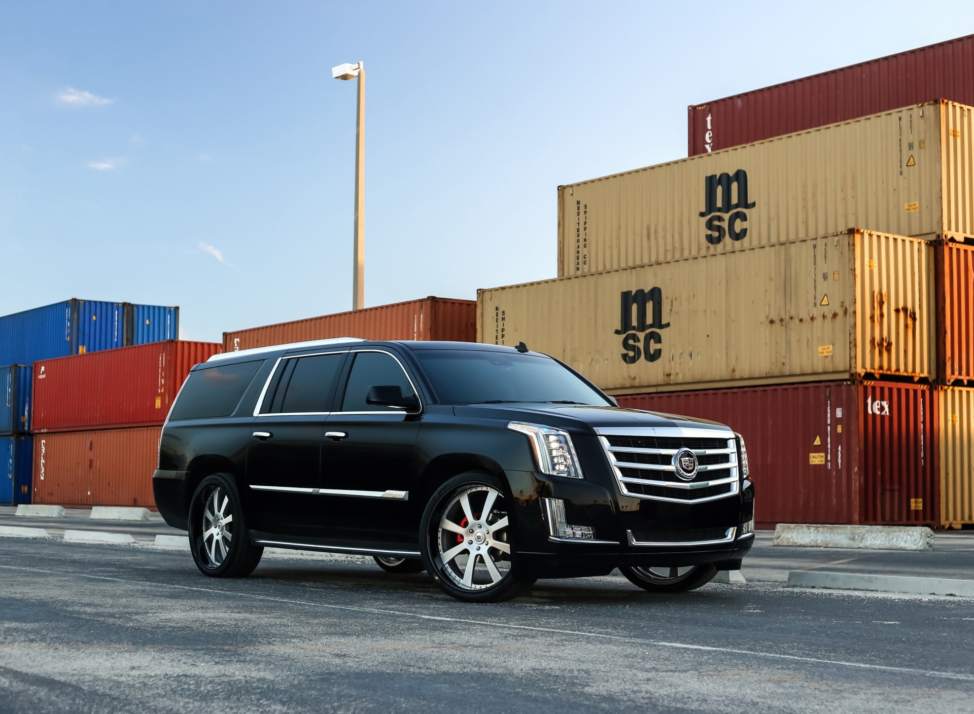 Cadillac Escalade wallpaper 1920x1408