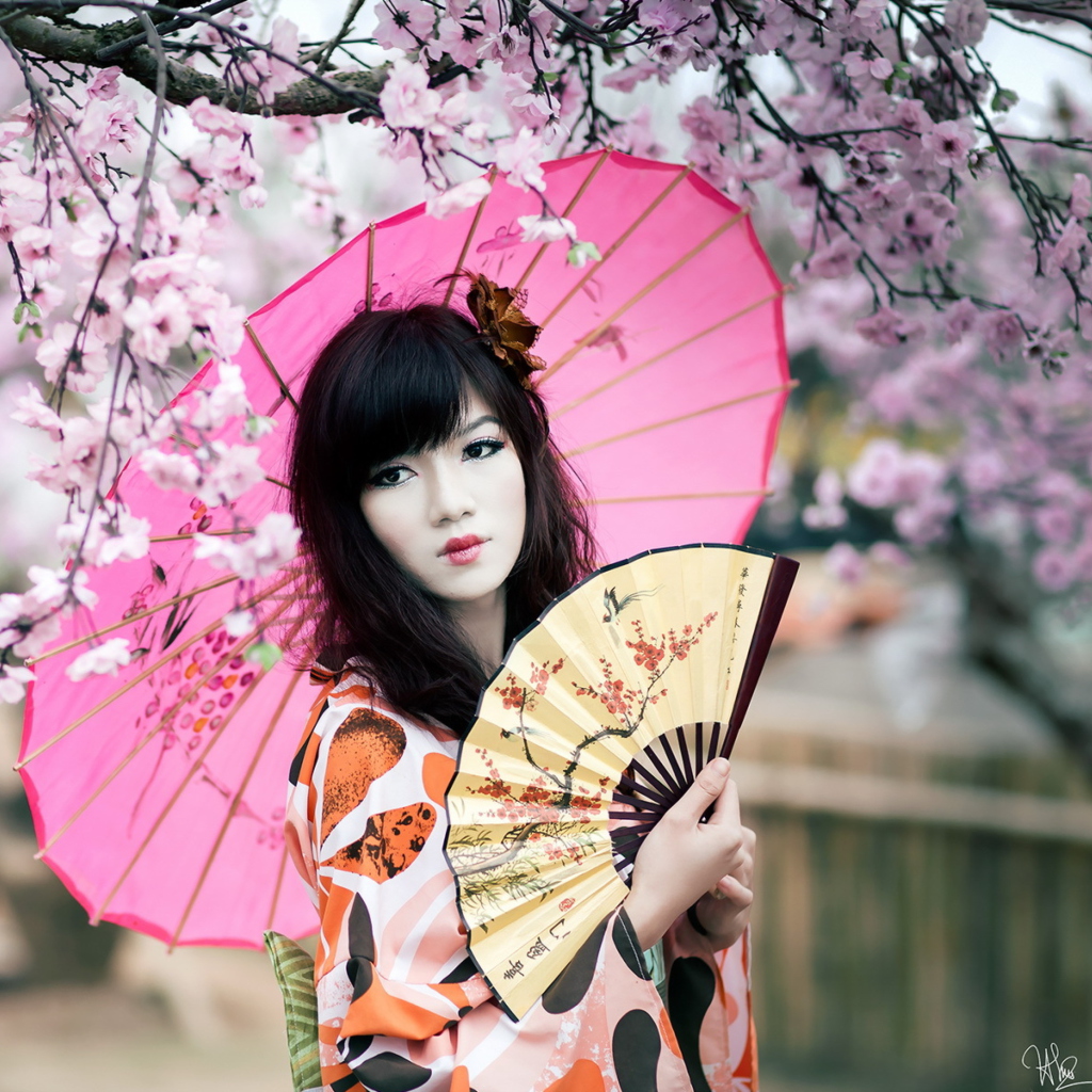Japanese Girl Under Sakura Tree screenshot #1 1024x1024