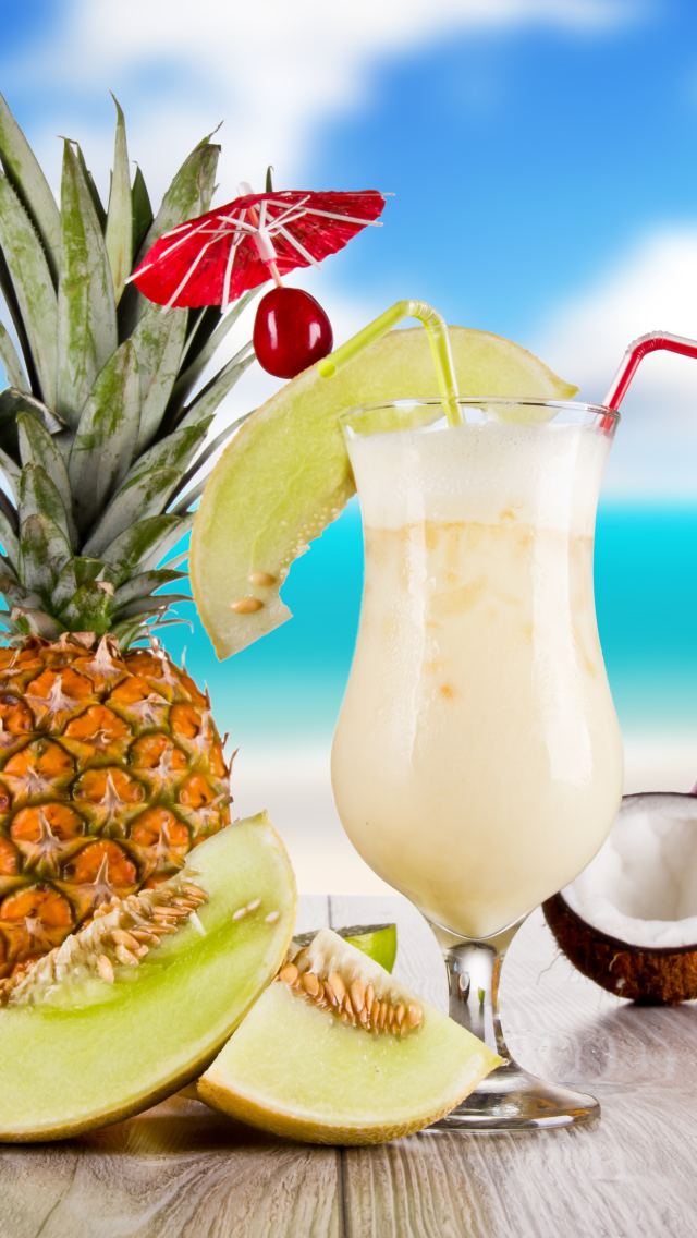Das Coconut and Pineapple Cocktails Wallpaper 640x1136