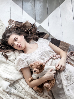 Das Romantic Girl With Teddy Bear Wallpaper 240x320
