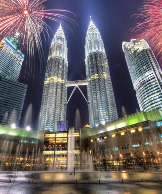 Petronas Towers in Kuala Lumpur (Malaysia) papel de parede para celular para Nokia C1-02