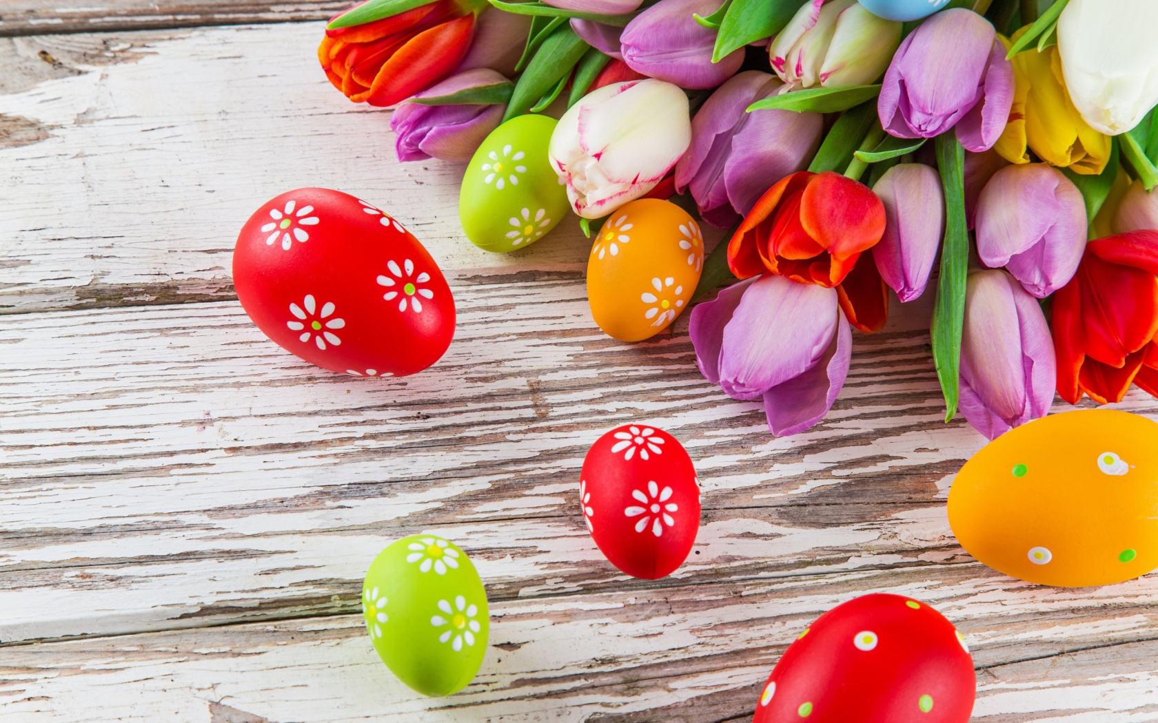 Das Easter Tulips and Colorful Eggs Wallpaper 1680x1050