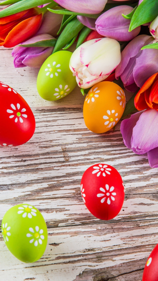 Fondo de pantalla Easter Tulips and Colorful Eggs 640x1136