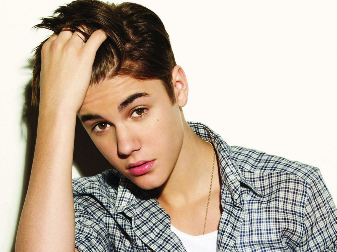 Justin Bieber wallpaper 1152x864