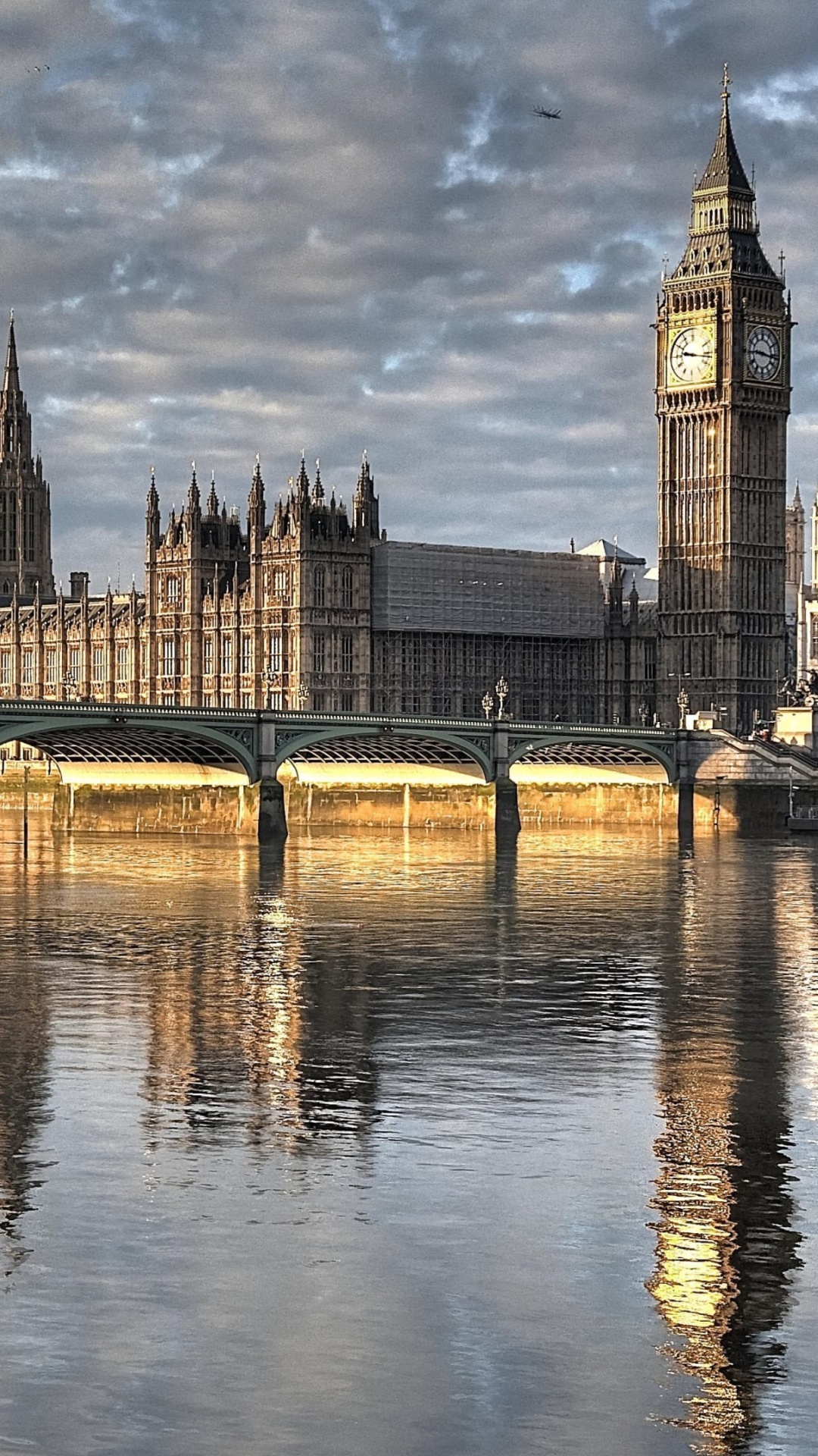 Обои Palace of Westminster in London 1080x1920