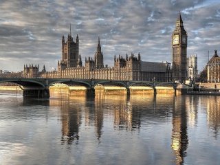 Das Palace of Westminster in London Wallpaper 320x240