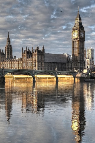 Das Palace of Westminster in London Wallpaper 320x480