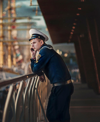 Kostenloses Young Sailor In Uniform Wallpaper für iPhone 5
