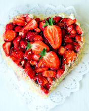 Fondo de pantalla Heart Cake with strawberries 176x220