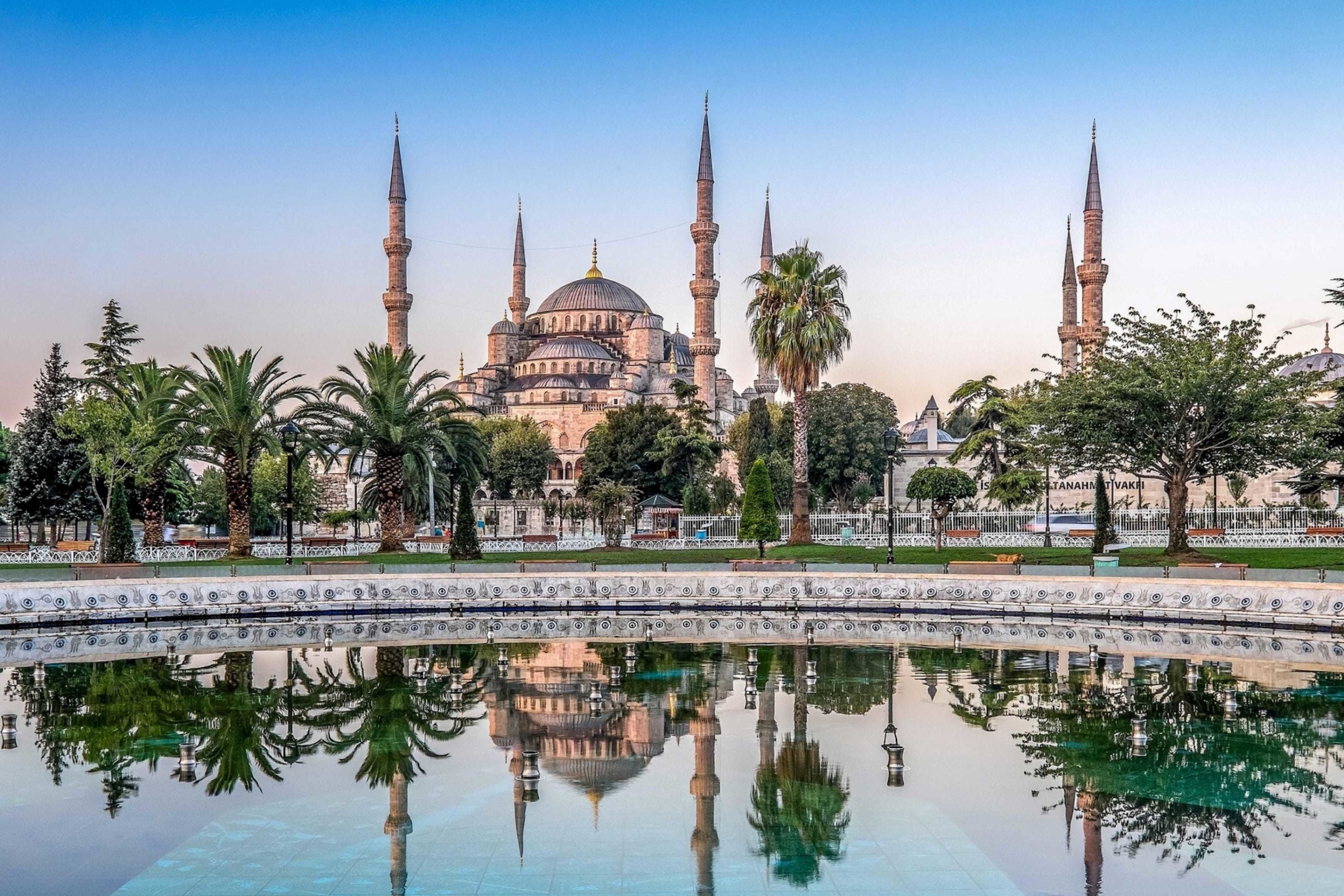 Das Istanbul Mosque HD Wallpaper 2880x1920