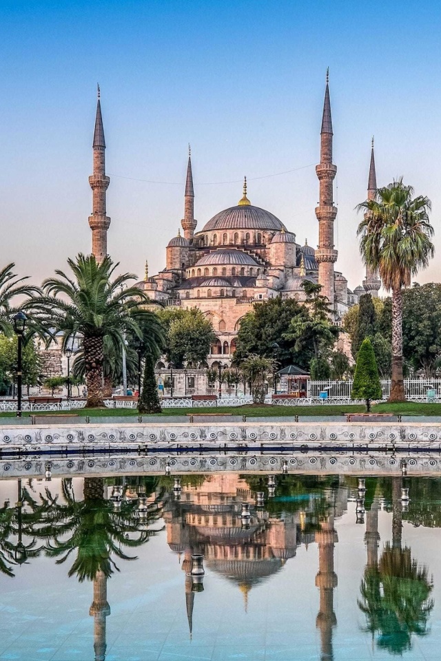 Das Istanbul Mosque HD Wallpaper 640x960