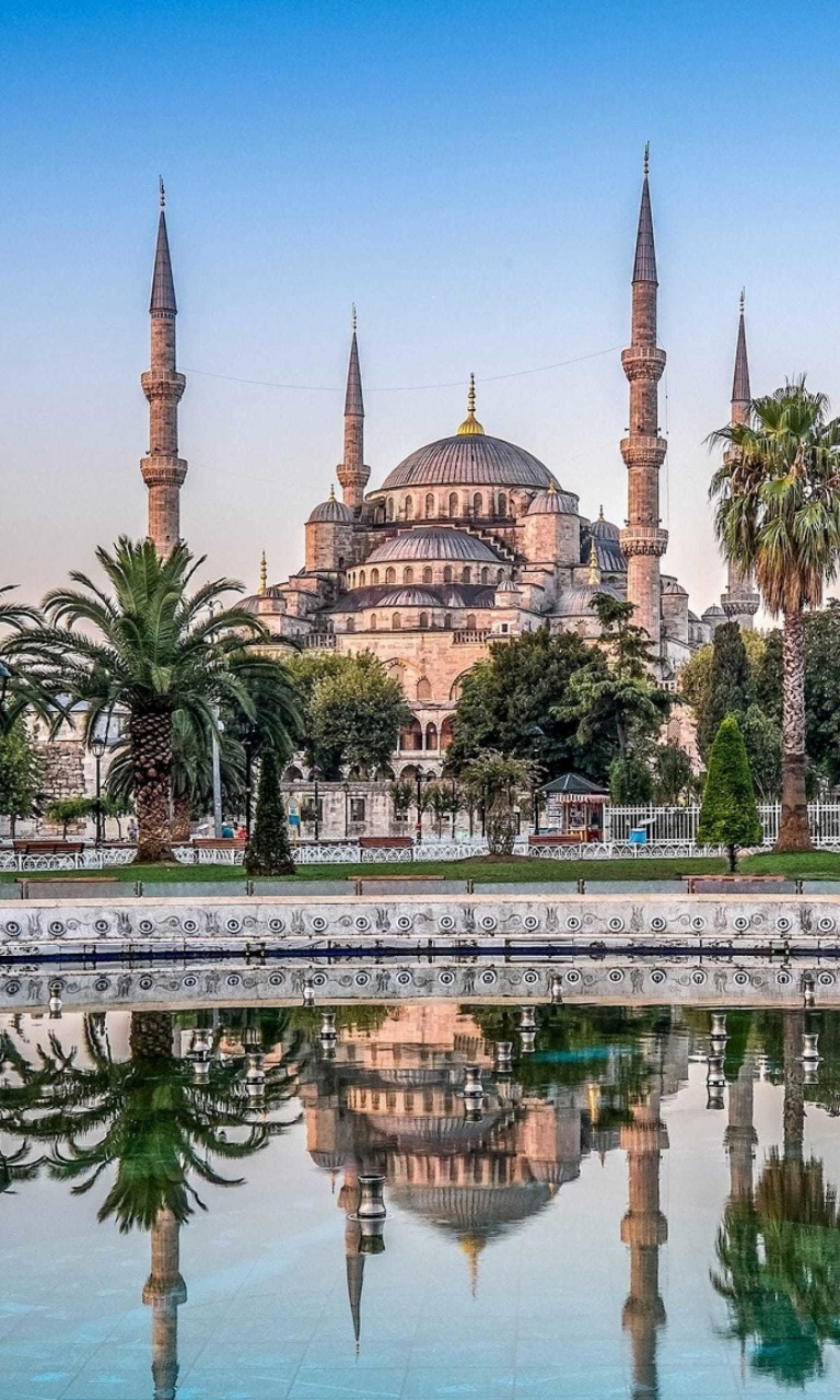 Das Istanbul Mosque HD Wallpaper 768x1280