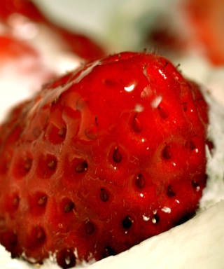 Sweet Strawberry - Obrázkek zdarma pro Nokia C-5 5MP