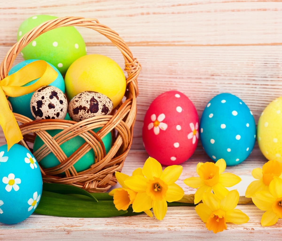 Fondo de pantalla Easter Spring Daffodils Flowers and Eggs Decorations 1200x1024