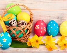 Fondo de pantalla Easter Spring Daffodils Flowers and Eggs Decorations 220x176