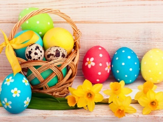 Easter Spring Daffodils Flowers and Eggs Decorations screenshot #1 320x240