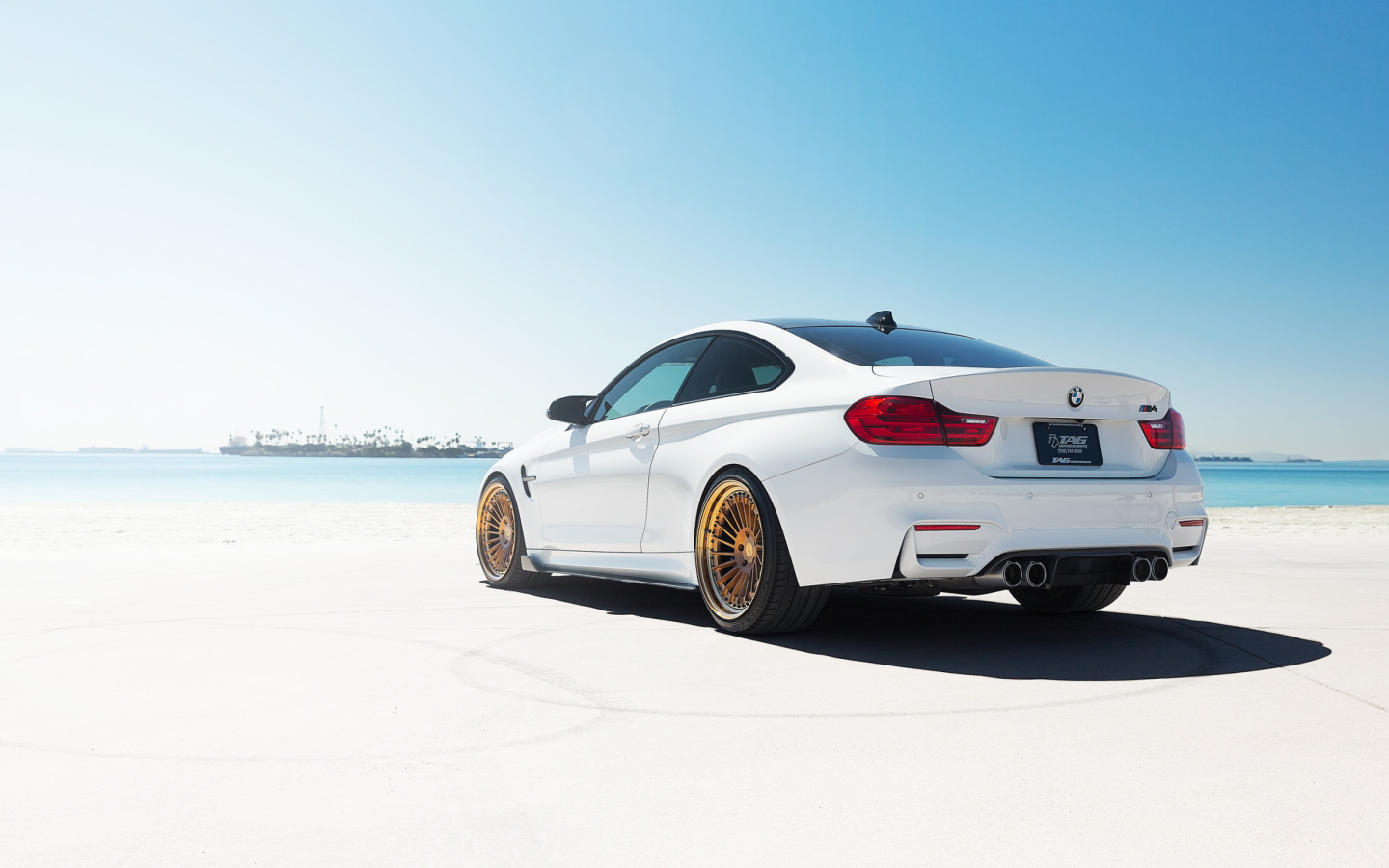 Screenshot №1 pro téma BMW M4 Grand Tourer 1440x900