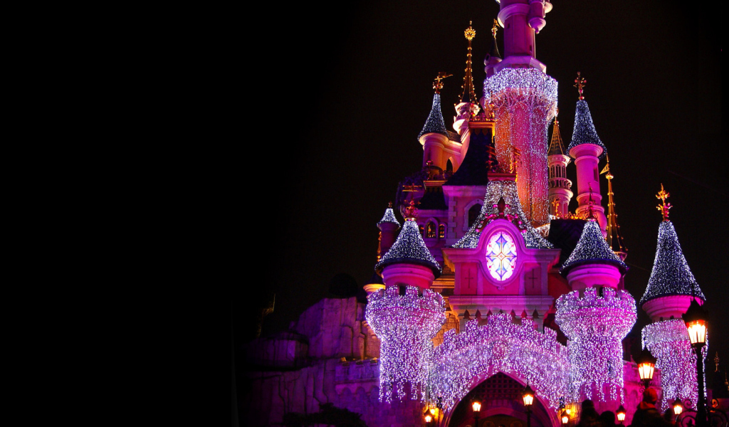 Screenshot №1 pro téma Disney Xmas Castle 1024x600