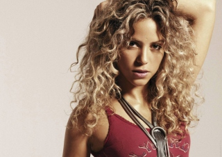 Shakira - Obrázkek zdarma pro 1366x768