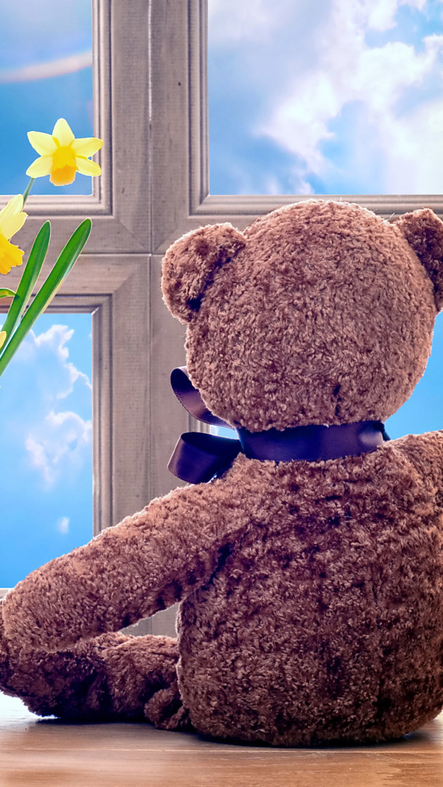 Teddy Bear with Bouquet wallpaper 640x1136