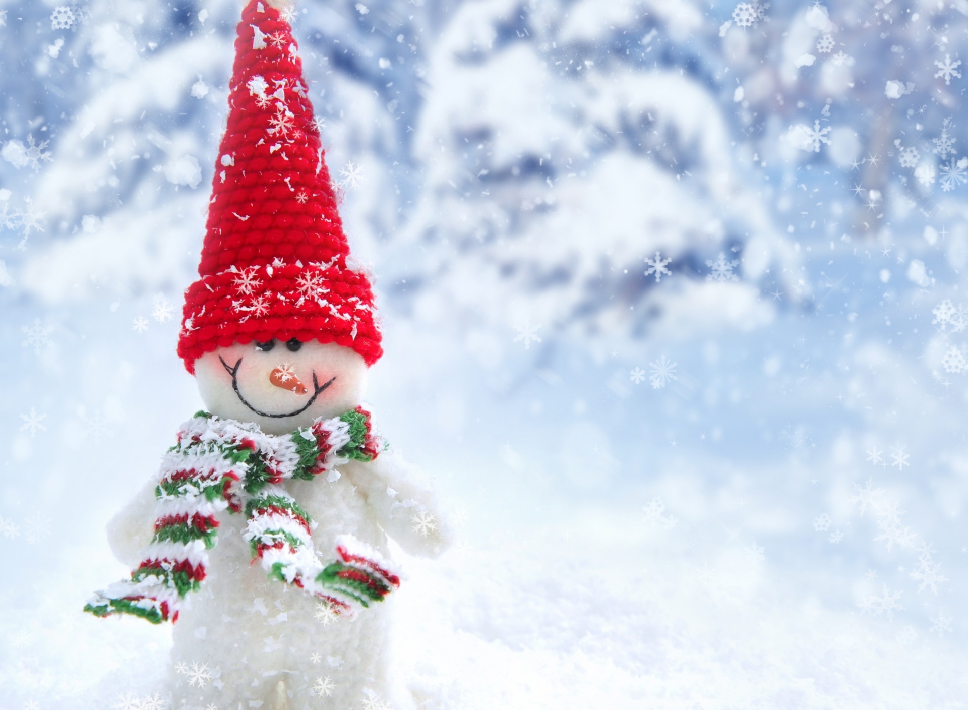 Fondo de pantalla Cute Snowman Red Hat 1920x1408
