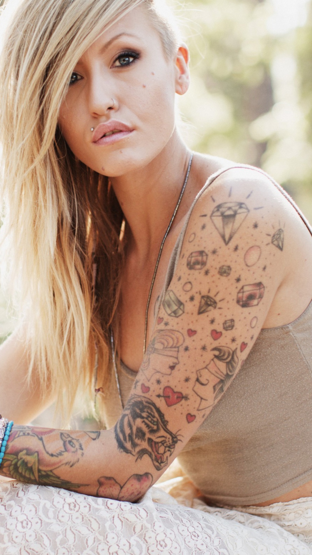 Das Blonde Model With Tattoes Wallpaper 1080x1920
