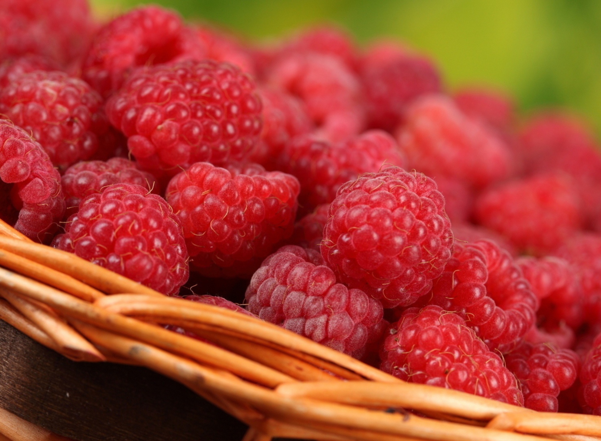 Fondo de pantalla Sweet Raspberries 1920x1408