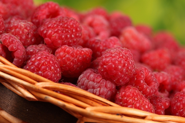 Sweet Raspberries wallpaper