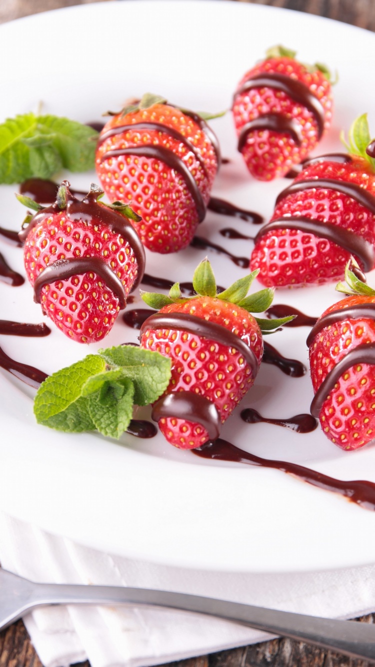 Strawberry dessert wallpaper 750x1334