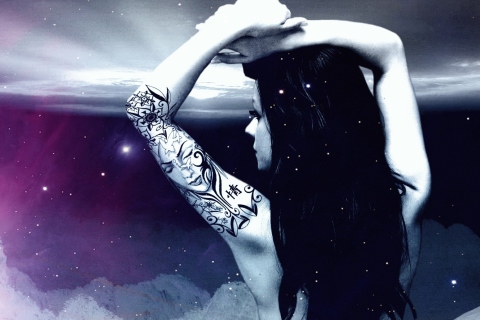 Screenshot №1 pro téma Girl With Black Tattoo 480x320