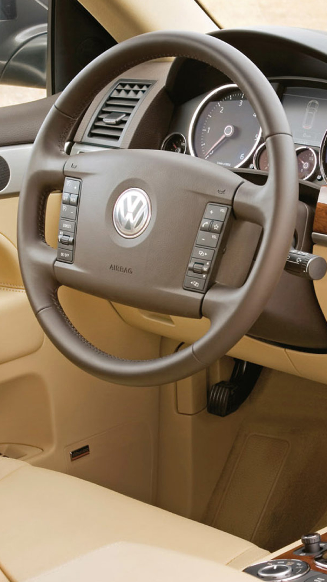 Das Volkswagen Touareg v10 TDI Interior Wallpaper 1080x1920