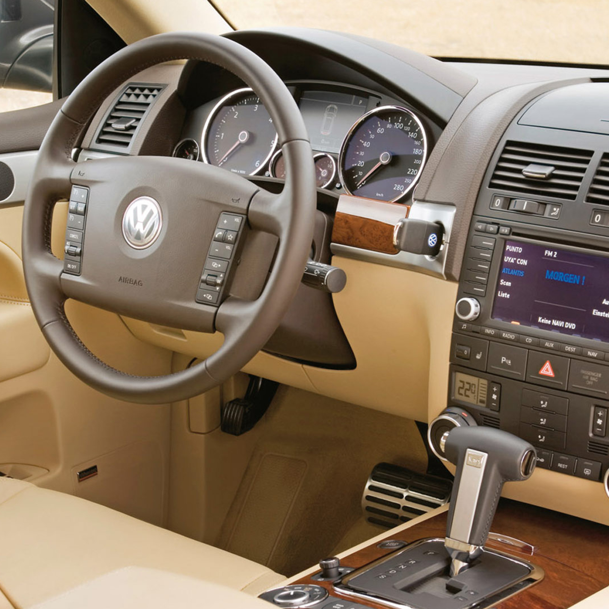 Обои Volkswagen Touareg v10 TDI Interior 2048x2048