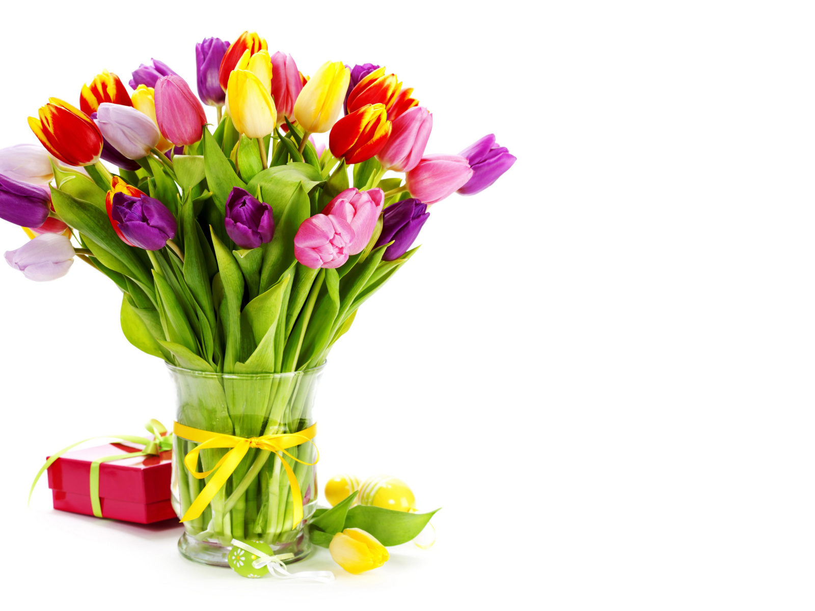 Das Tulips Bouquet and Gift Wallpaper 1600x1200