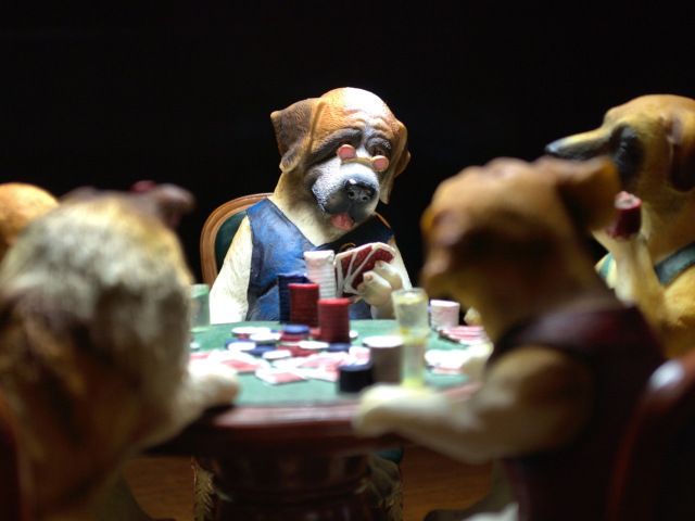 Sfondi Dogs Playing Poker 640x480