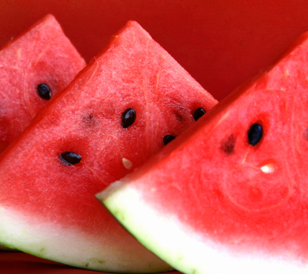 Обои Slices Of Watermelon 1080x960