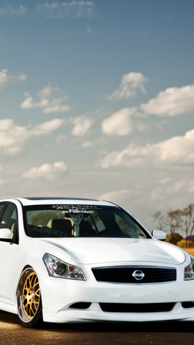 Fondo de pantalla White Nissan Skyline 640x1136