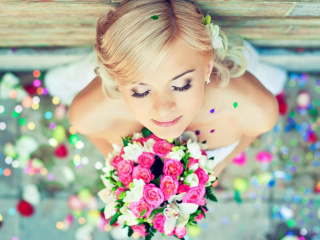 Cute Blonde Bride wallpaper 320x240